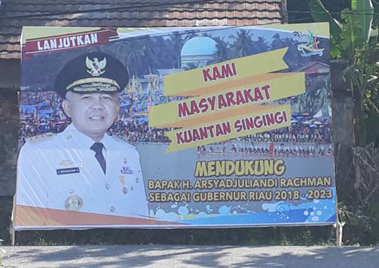 Ahay...Ada Baleho Dukungan Gubernur Riau di Kuansing